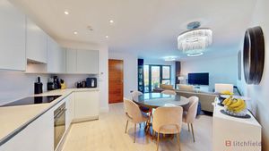 Kitchen dining- click for photo gallery